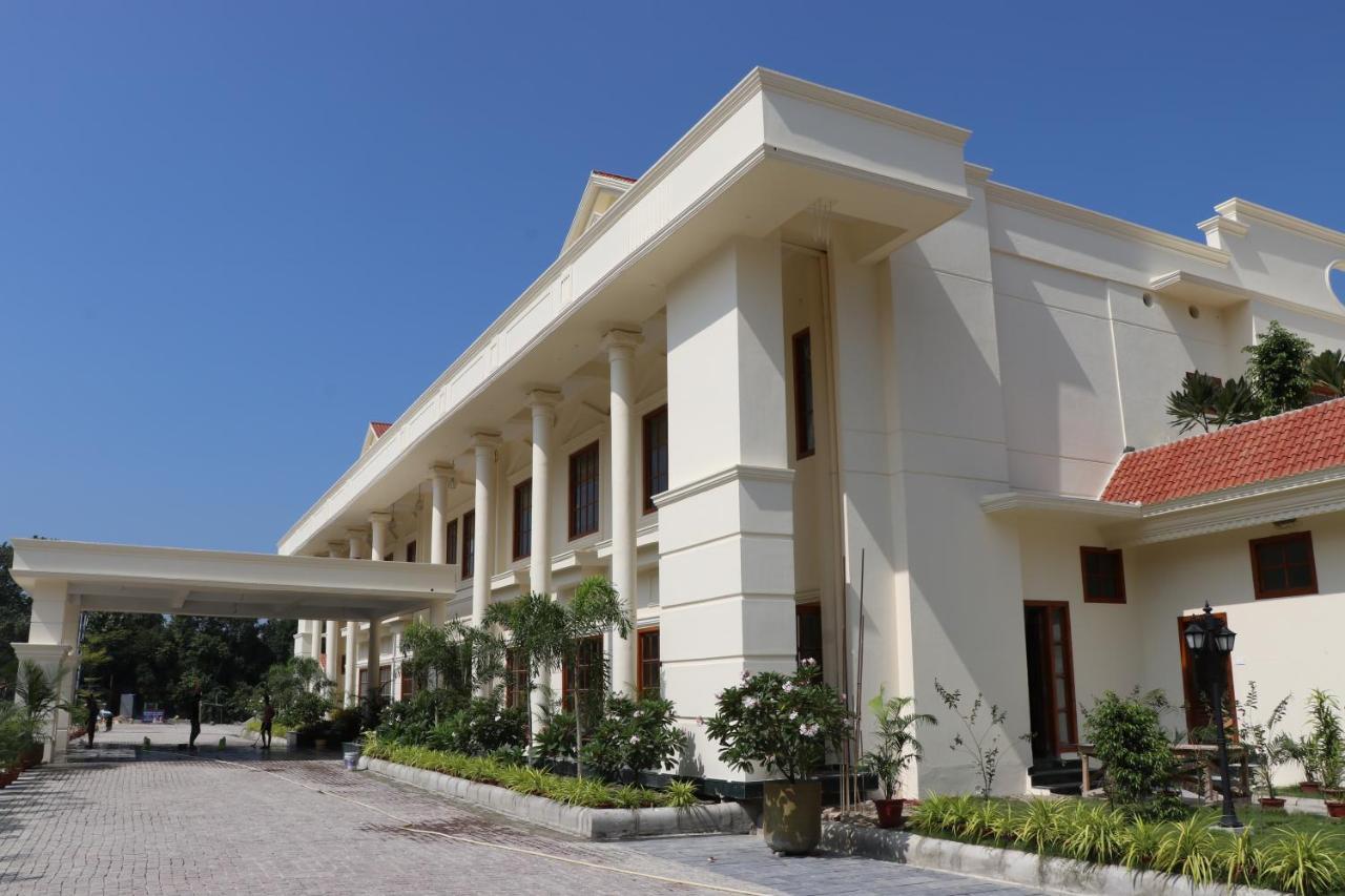 Royale De' Casa Resort Kāziranga Екстериор снимка