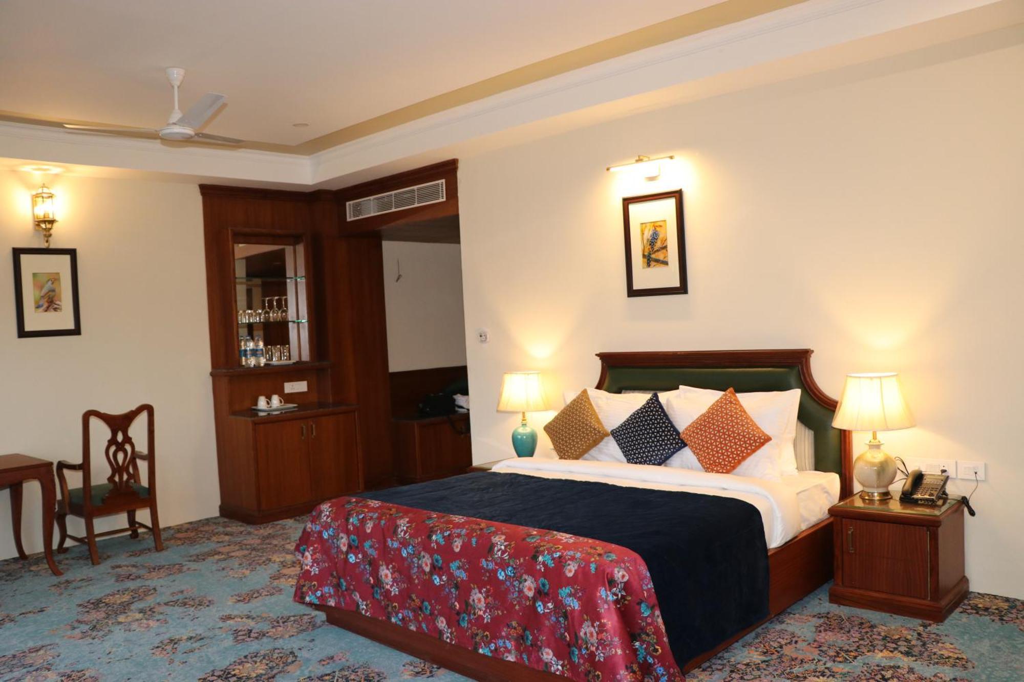 Royale De' Casa Resort Kāziranga Екстериор снимка