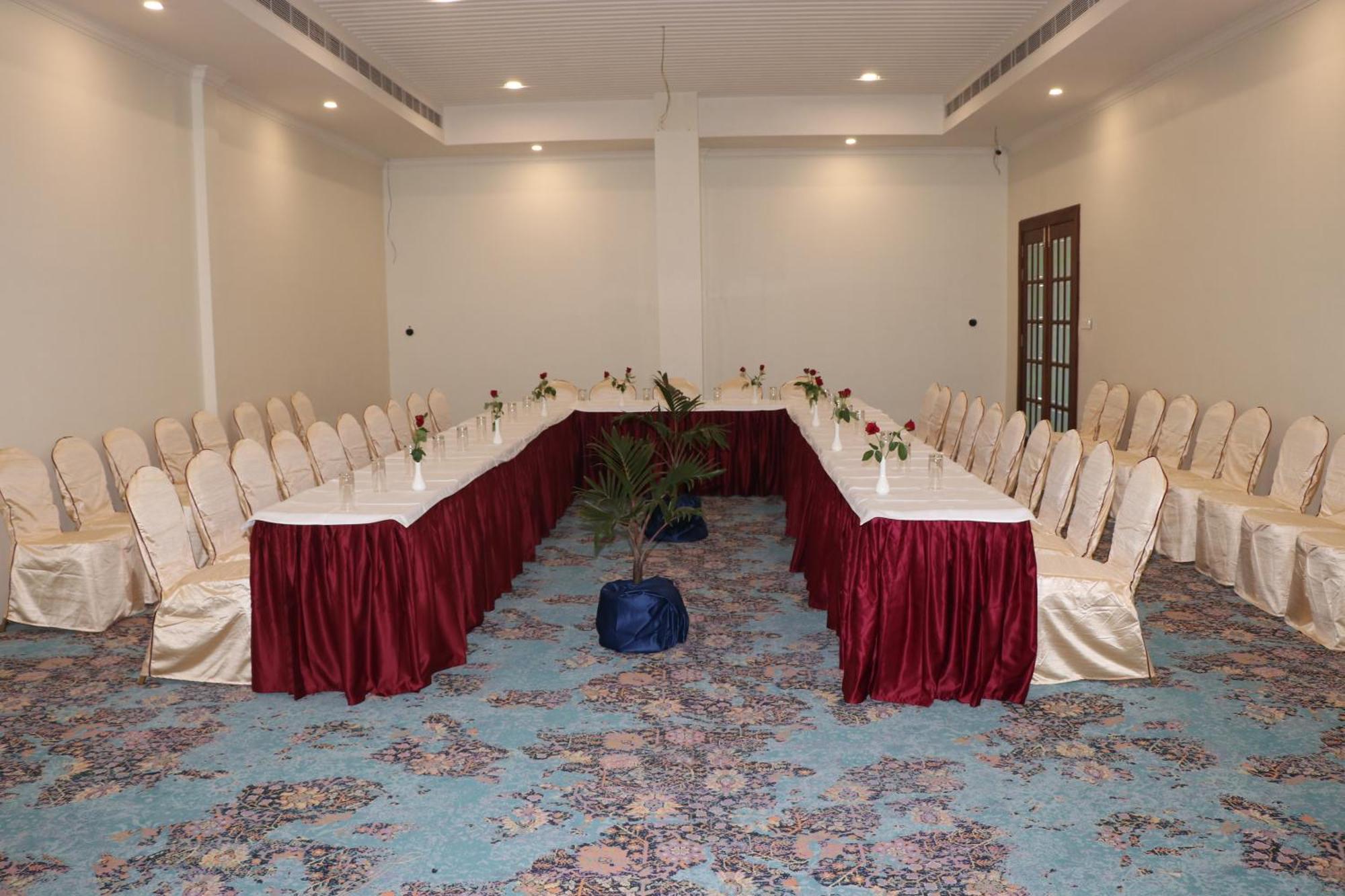 Royale De' Casa Resort Kāziranga Екстериор снимка