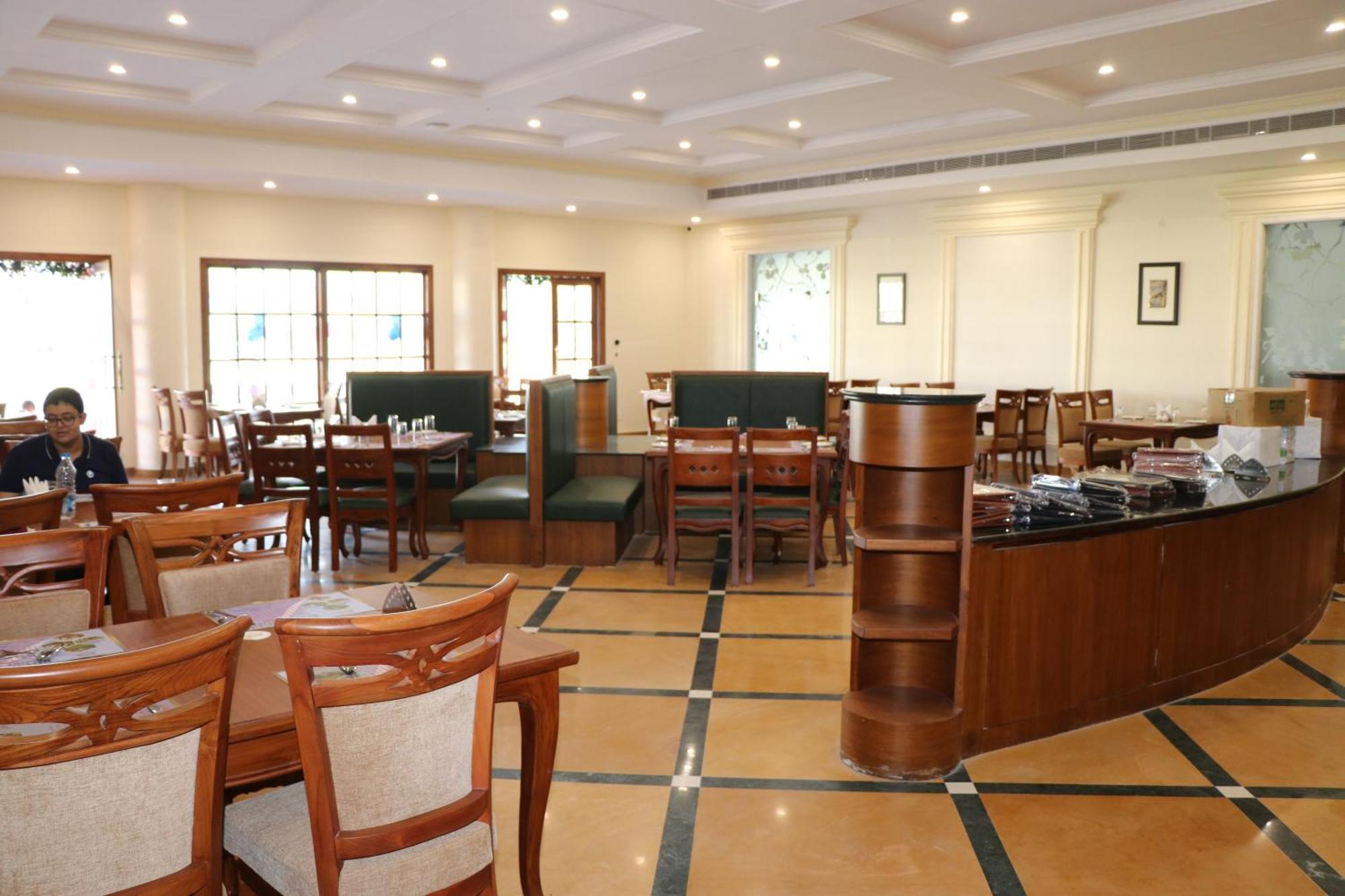 Royale De' Casa Resort Kāziranga Екстериор снимка
