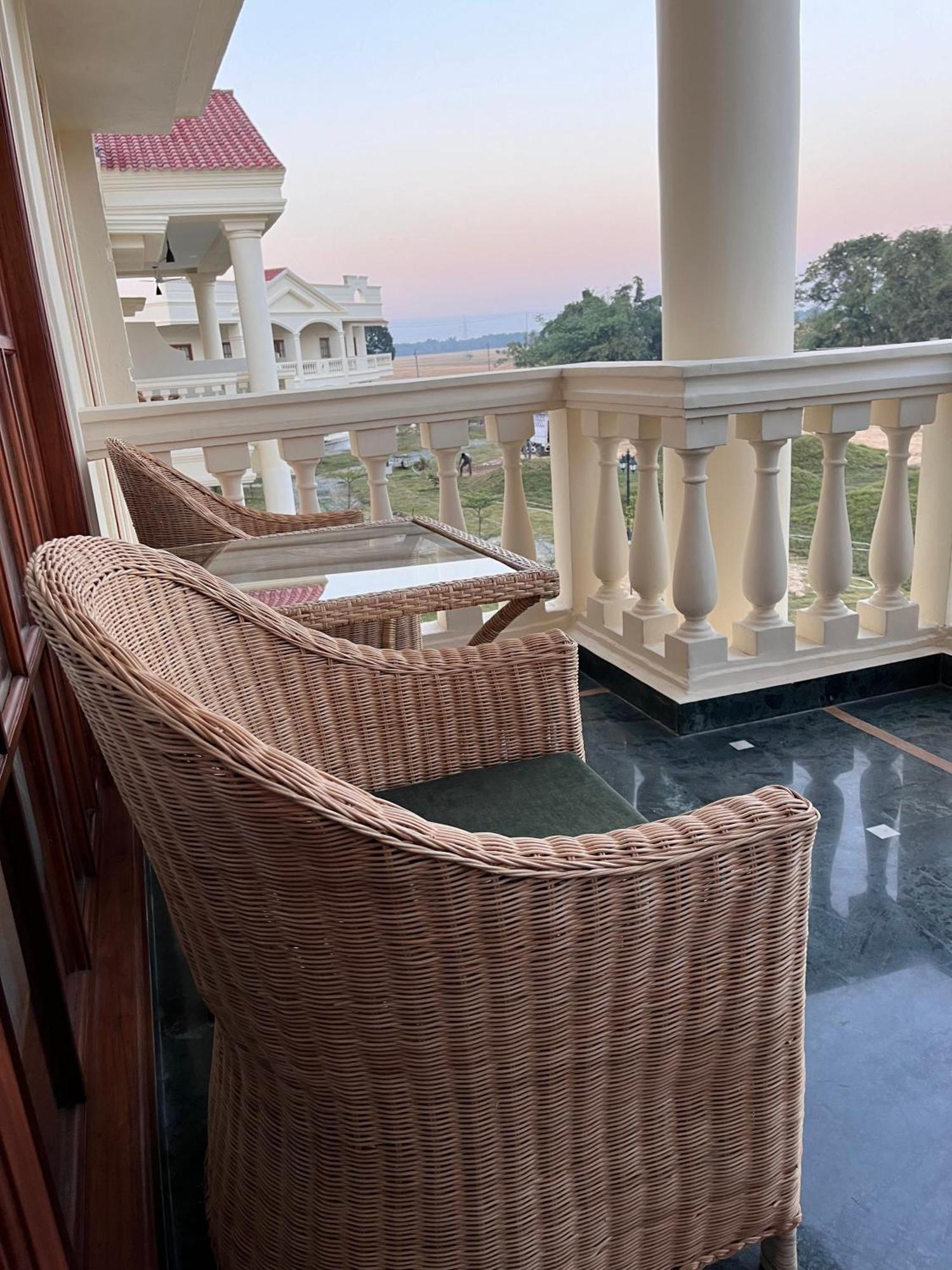 Royale De' Casa Resort Kāziranga Екстериор снимка