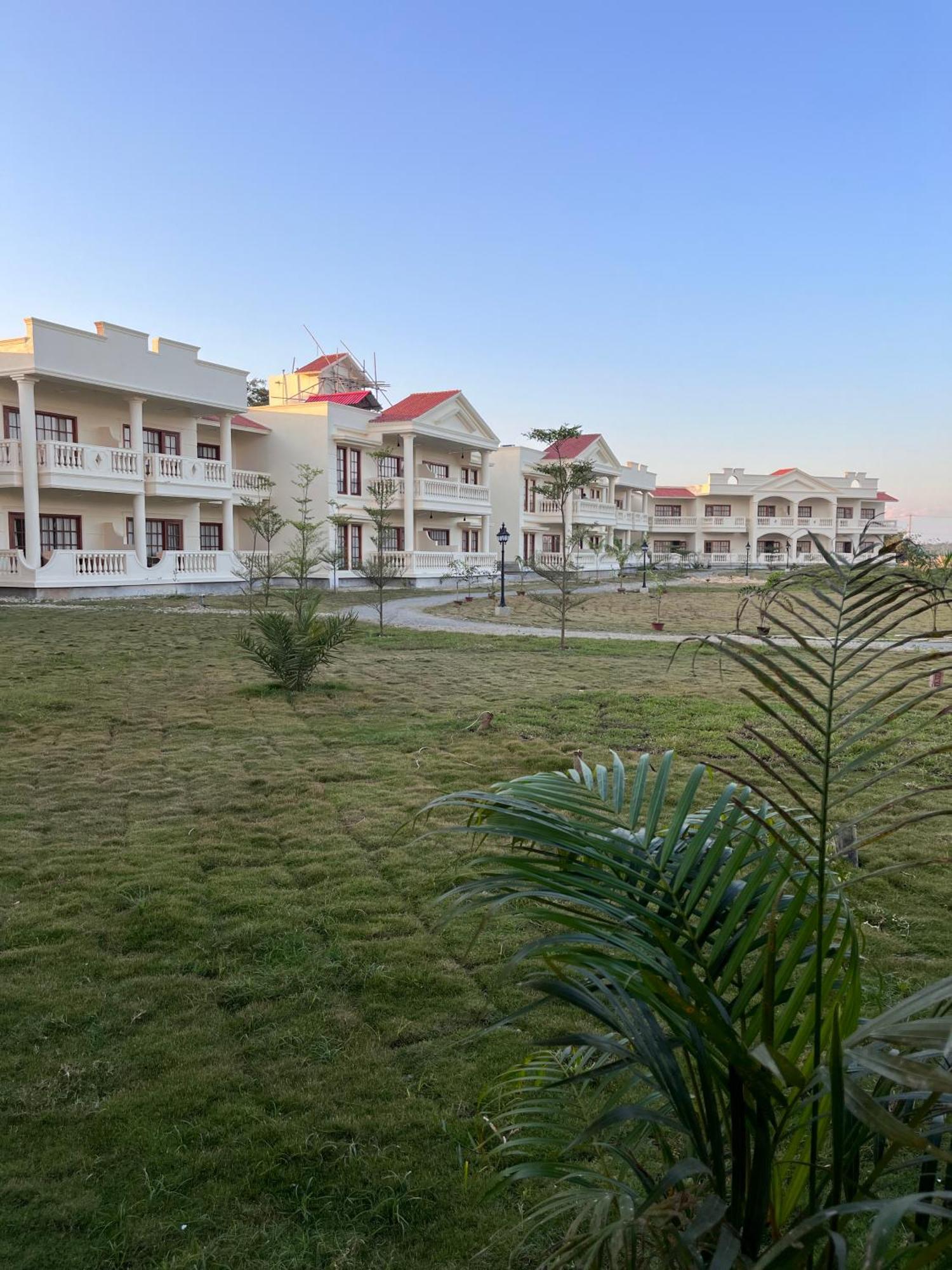 Royale De' Casa Resort Kāziranga Екстериор снимка